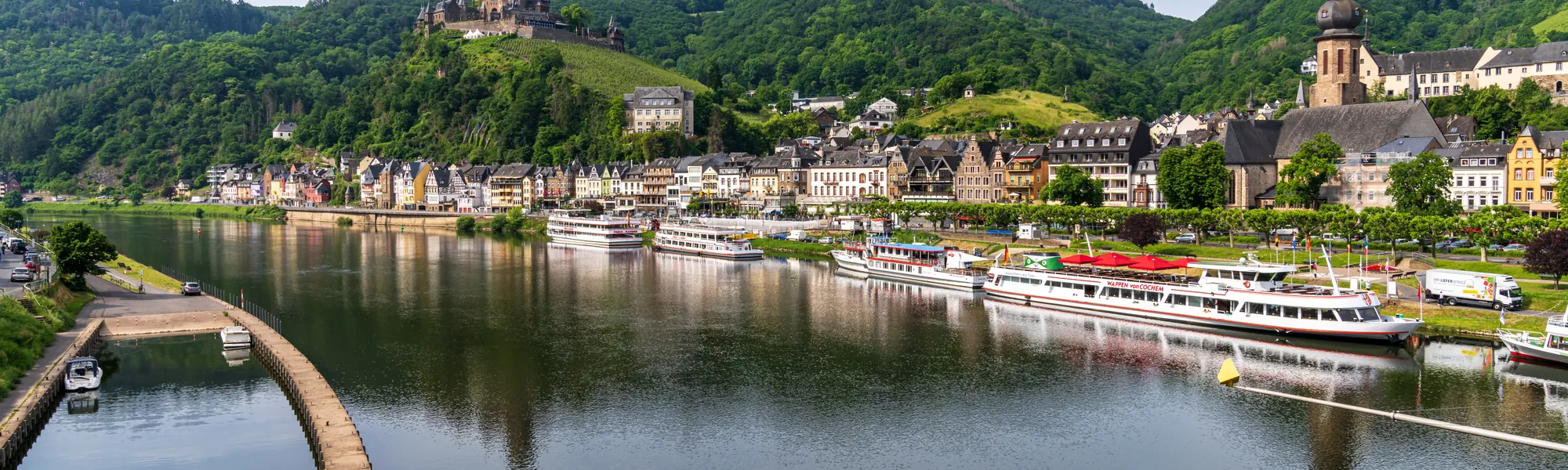 Anleger mit Fahrgastschiffen an der Mosel bei Cochem