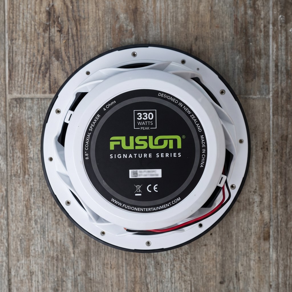 Fusion Signature Series 8,8" Marine-Lautsprecher, 330 W